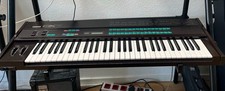 Yamaha DX7 Synthesizer –