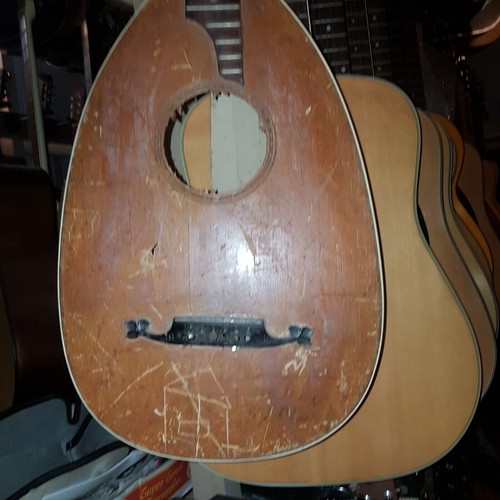 Olle gitarrenlaute halber - -,