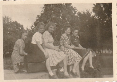 Vintage foto frauen auf kanone - foto,