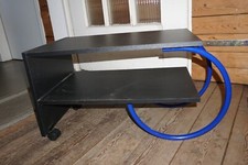 Beistelltisch 1980er/1990er Jahre seltenes Design Art Deco Element + 2 Rollen