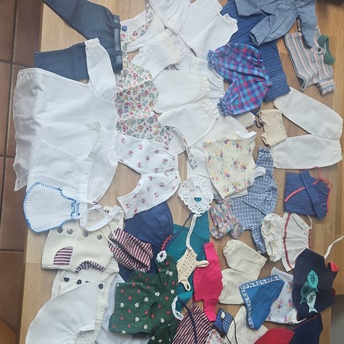 Puppenkleidung