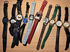 Dachbodenfund Uhren Konvolut aus 10 Damenuhren mit Armbänder