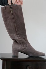 Paar hohe Stiefel Unützer