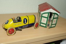 Lehmann GALOP Auto mit Lehmann Garage Von ca 1920 mit Federwerk läuft