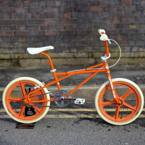 Racing looptail retro - se,
