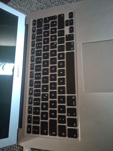 Macbook air - (2017), –
