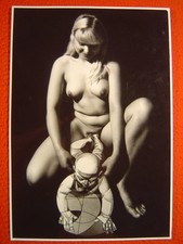 HÜBSCHE NACKTE FRAU („GINA“) MIT INS FOTO RETUSCHIERTEM BABY – 1 Foto von 1973