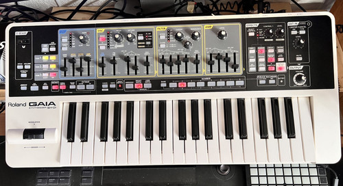 Roland gaia usb stick - roland, sh-01