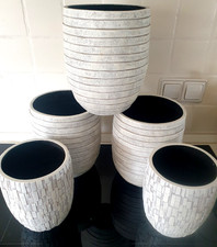 5 Retro Blumen Übertöpfe  " Weiß/Grau von Capri Europe. in 2 größen