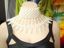 Große Perlen Statement