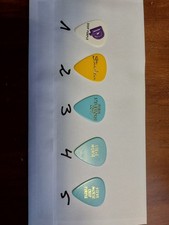 Guitar pick plec - plec, purple