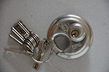 Diskusschloß 24/70 mit 13 Schlüsseln Abus