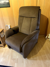 Fernsehsessel elektrisch mit Aufstehhilfe. Mikrofaser. Neuwertig. 