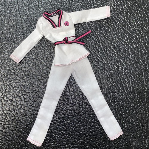 Barbie outfit can 2011 - barbie,