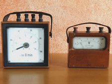 antik alt Drehzahlmesser Drehzahlmeßgerät Voltmesser Tourenzähler Voltmeter Holz