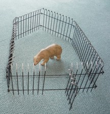 alte Tiere & Figuren aus MASSE von ELASTOLIN & LINEOL: ZOOGEHEGE mit Eisbär