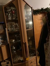 Vitrine mit Beleuchtung erlefarben 