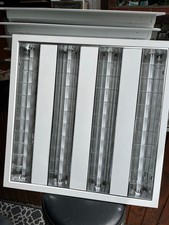 Deckenlampe Einbauleuchte Rasterleuchte 60x60 cm mit 4 Neonröhren.