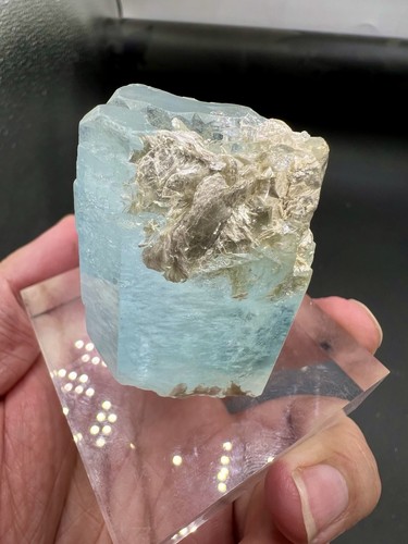 Aquamarine carystal form - aquamarine,