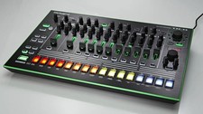 Roland TR-8 Drumcomputer, 7x7