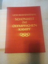 Leni Riefenstahl signiert