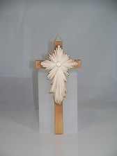 Holz Kreuz geschnitzt