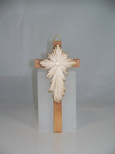 Holz kreuz geschnitzt - kreuz,
