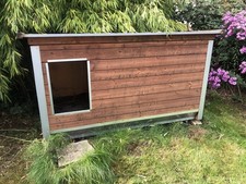 Vollisolierte Holz Winter Outdoor Hundehütte vom Hundezwinger Experten Bromet