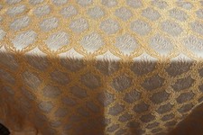 RIESIGE ALTE SEIDENBROKAT