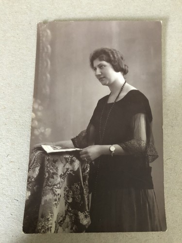 Vintage fotokarte junge frau - junge,