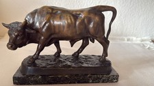 Bronze Sculptur stehender Stier von  Louis Vidal (1831-1892)
