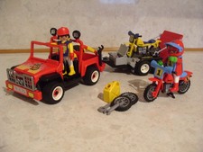 Playmobil 100% Komplettsatz 3754 roter Jeep mit Anhänger & Dirtbikes