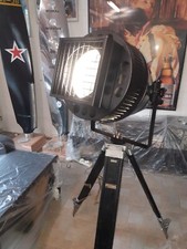 Kino-/Theater-/Bühnenscheinwerfer Holzstativ Industriedesign