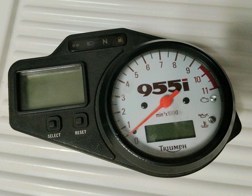 Triumph speed triple 955i - speed,