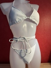 Bikini mit String in weiß