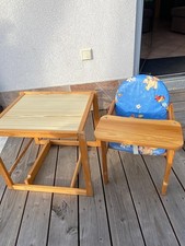 Kinderstuhl mit Tisch