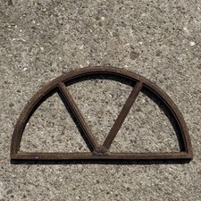 Altes kleines Sprossenfenster