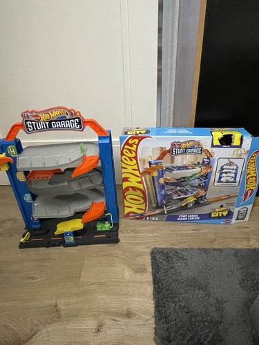 Hot wheels stunt garage - wheels,