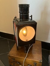 Alte Antike Laterne Signallampe Zugschlussleuchte elektrifiziert Uhr eingebaut