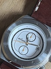 Schöne Uhr Marke Axcent