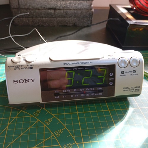 Sony radiowecker dual alarm - radiowecker,