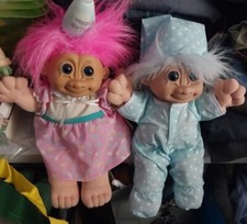 Trollen Mädchen Und Junge Puppen