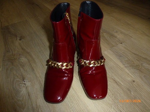Lackleder-Stiefeletten