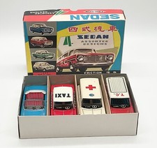 MF 946  ,,4x Sedan Blechautos,, im Verkaufs-Display  Made in China mit Friktion