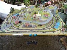 N-SPUR -MINITRIX VORFÜHRANLAGE mit Trafo usw... ca. 100 x 150 x 40 - m.F. 100 cm