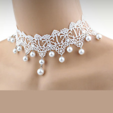 Kette Spitze Stoff Kragenkette verziert mit Perlen weiß  Silberkettenverschluss