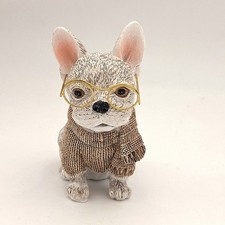 Hund Bulldogge mit Brille -