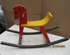 Original Konrad Keller Holzspielwaren – Holz Schaukelpferd „Rot/Gelb“