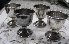 4 Stck Eierbecher versilbert Fußbecher vintage Eierhalter Metall silber