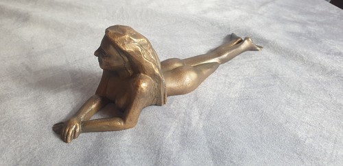Kleine bronzefigur frau - bronzefigur,